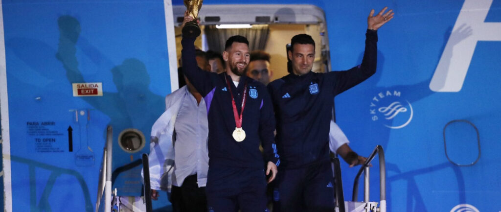 Buenos Aires honors Argentina World Cup champions